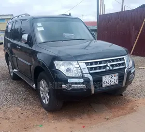 Mitsubishi Pajero 2016 Black