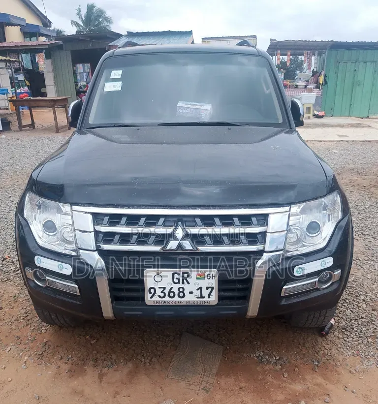 Mitsubishi Pajero 2016 Black