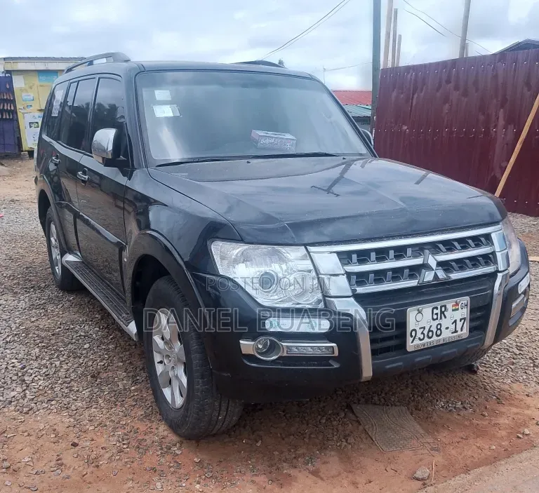 Mitsubishi Pajero 2016 Black