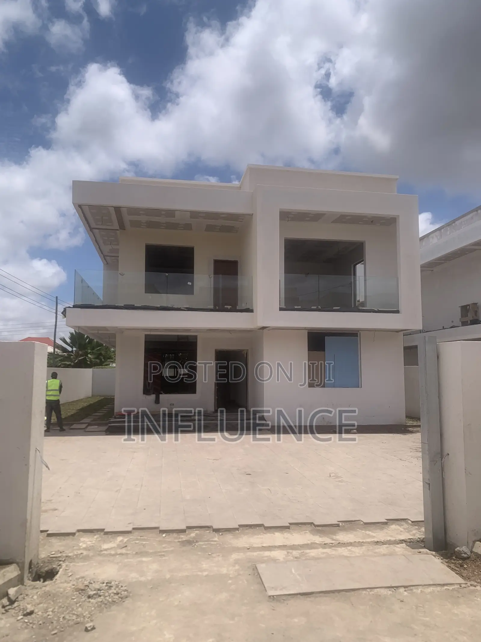 5bdrm House in Adjirigano, East Legon for sale