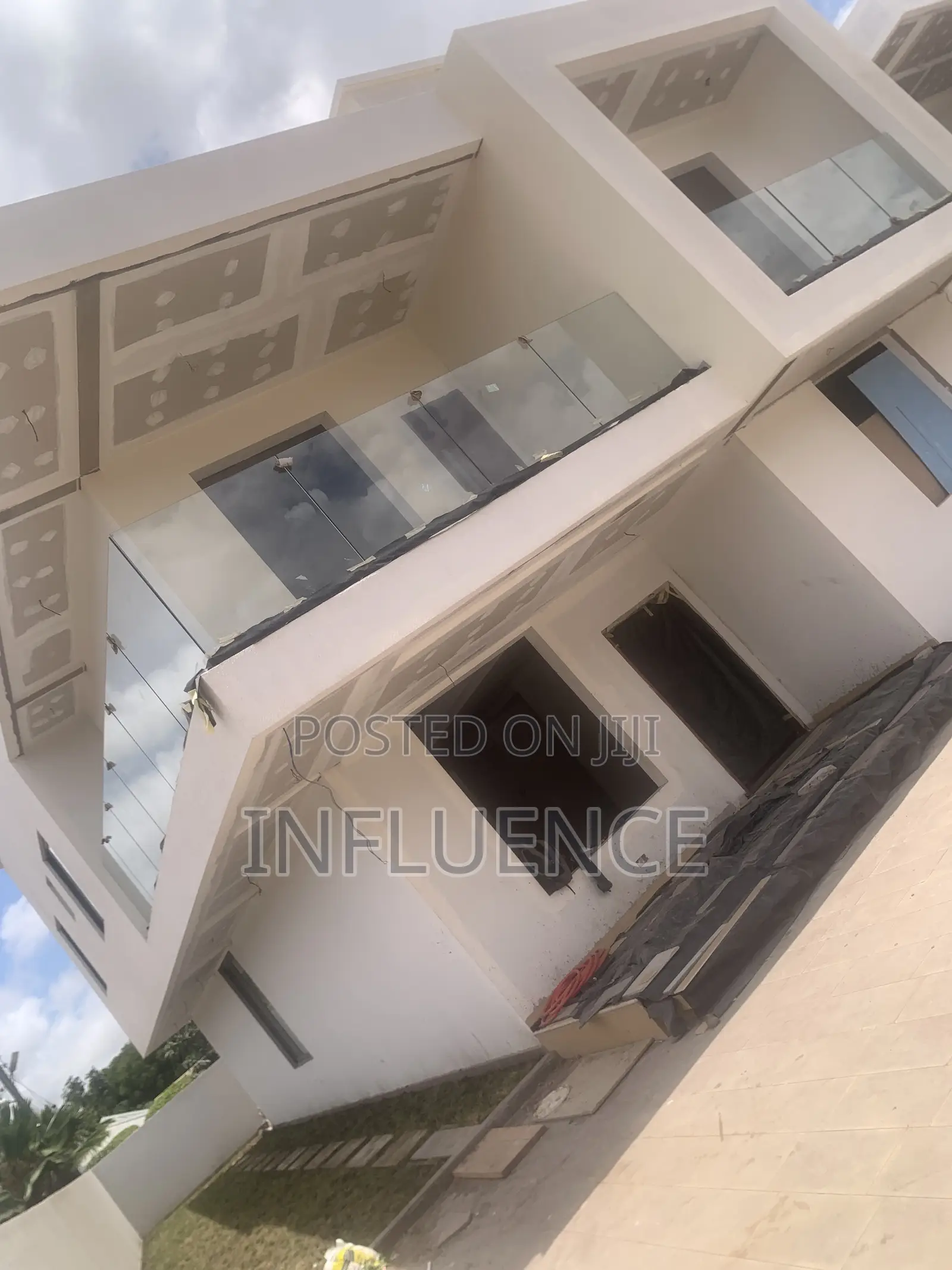 5bdrm House in Adjirigano, East Legon for sale