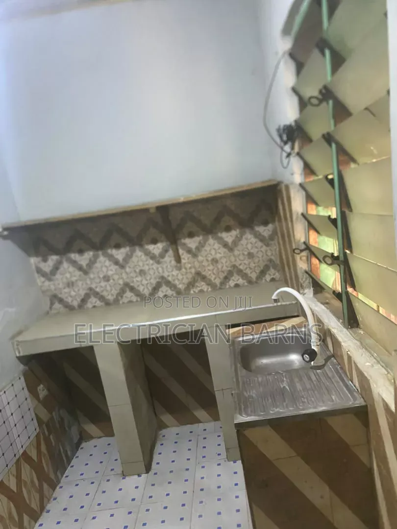 1bdrm Room & Parlour in Robert Barns, Old Barrier for rent