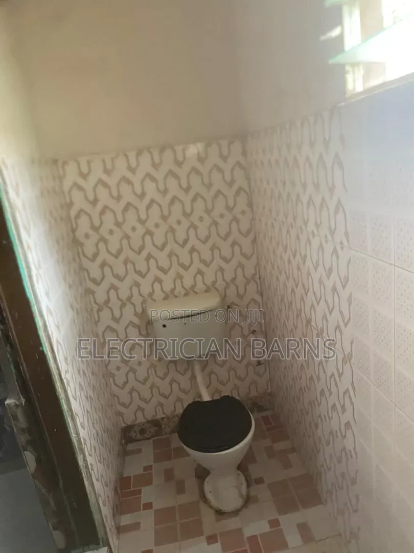 1bdrm Room & Parlour in Robert Barns, Old Barrier for rent