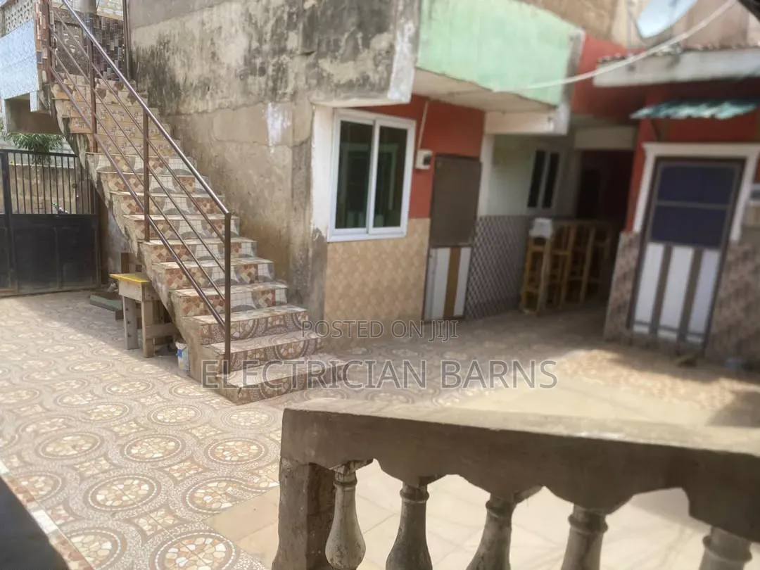 1bdrm Room & Parlour in Robert Barns, Old Barrier for rent