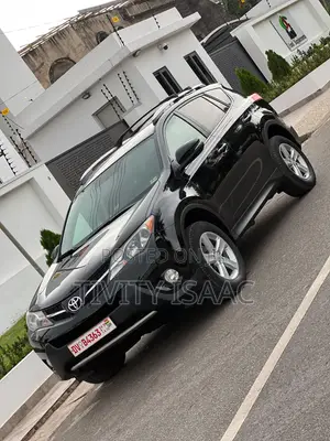 Toyota RAV4 XLE 4dr SUV AWD (2.5L 4cyl 6A) 2014 Black