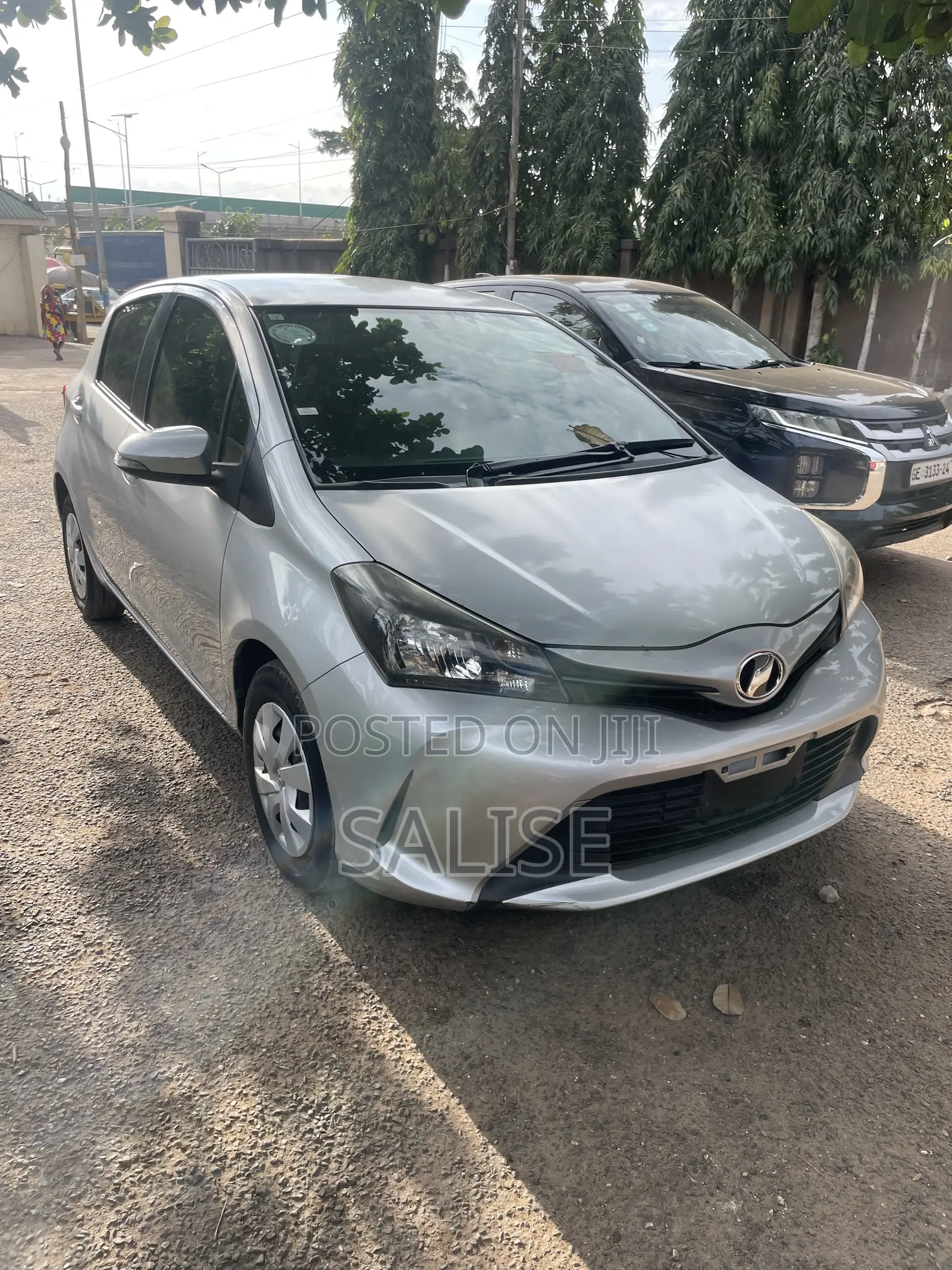 Toyota Vitz 1.3 FWD 5dr 2015 Silver
