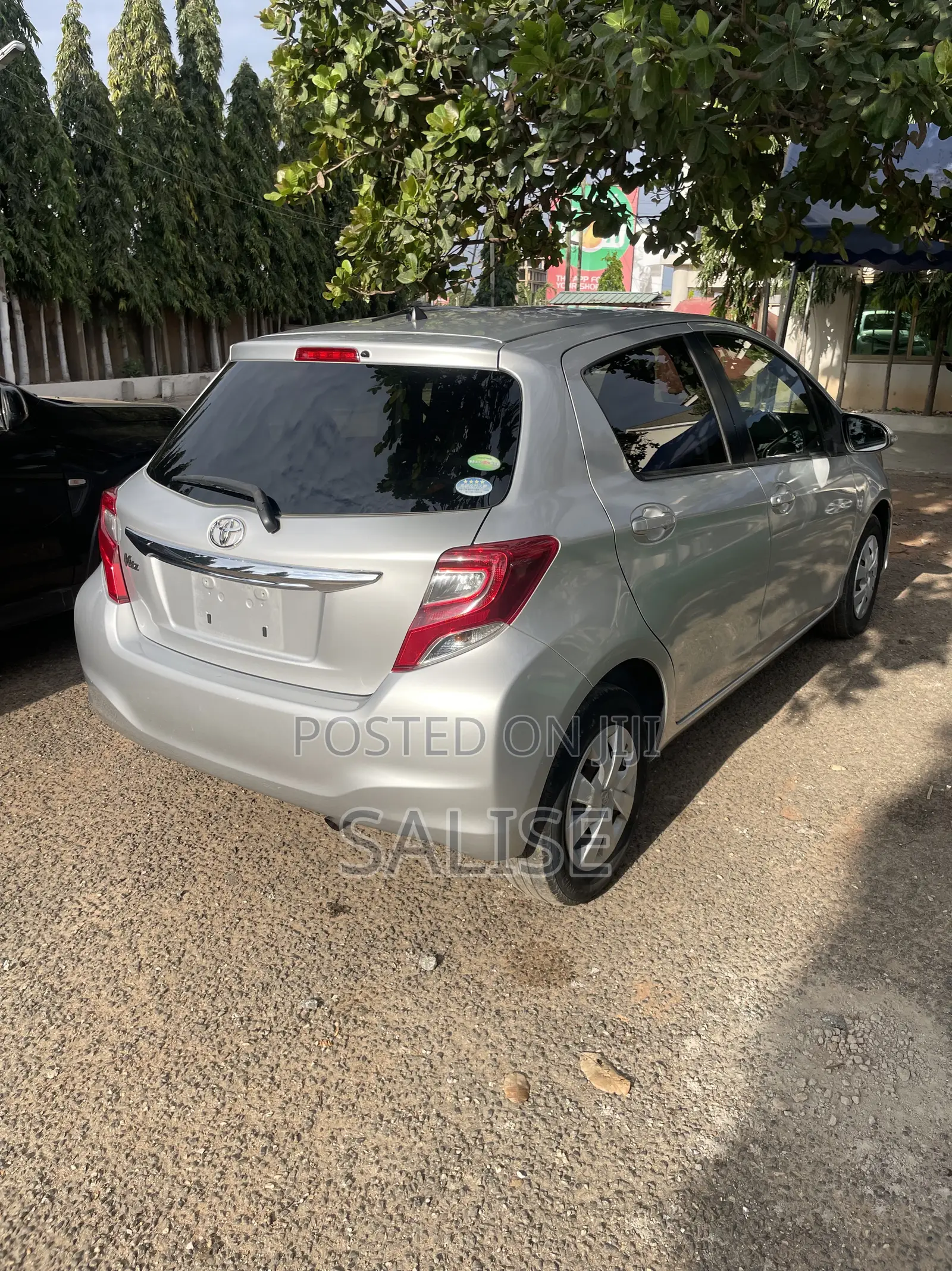 Toyota Vitz 1.3 FWD 5dr 2015 Silver