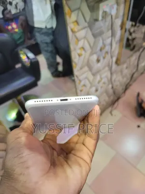 Apple iPhone 8 Plus 64 GB White