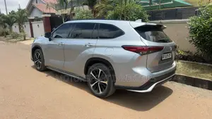 Toyota Highlander XSE 2021 Silver