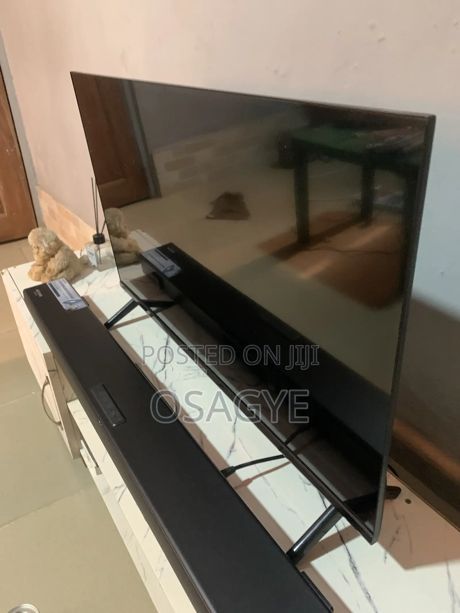 Ailyons 32 Inch TV