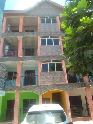 3bdrm Apartment in Ebenard Properties, Baatsona Total for rent