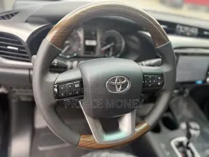 New Toyota Hilux 2025 Black