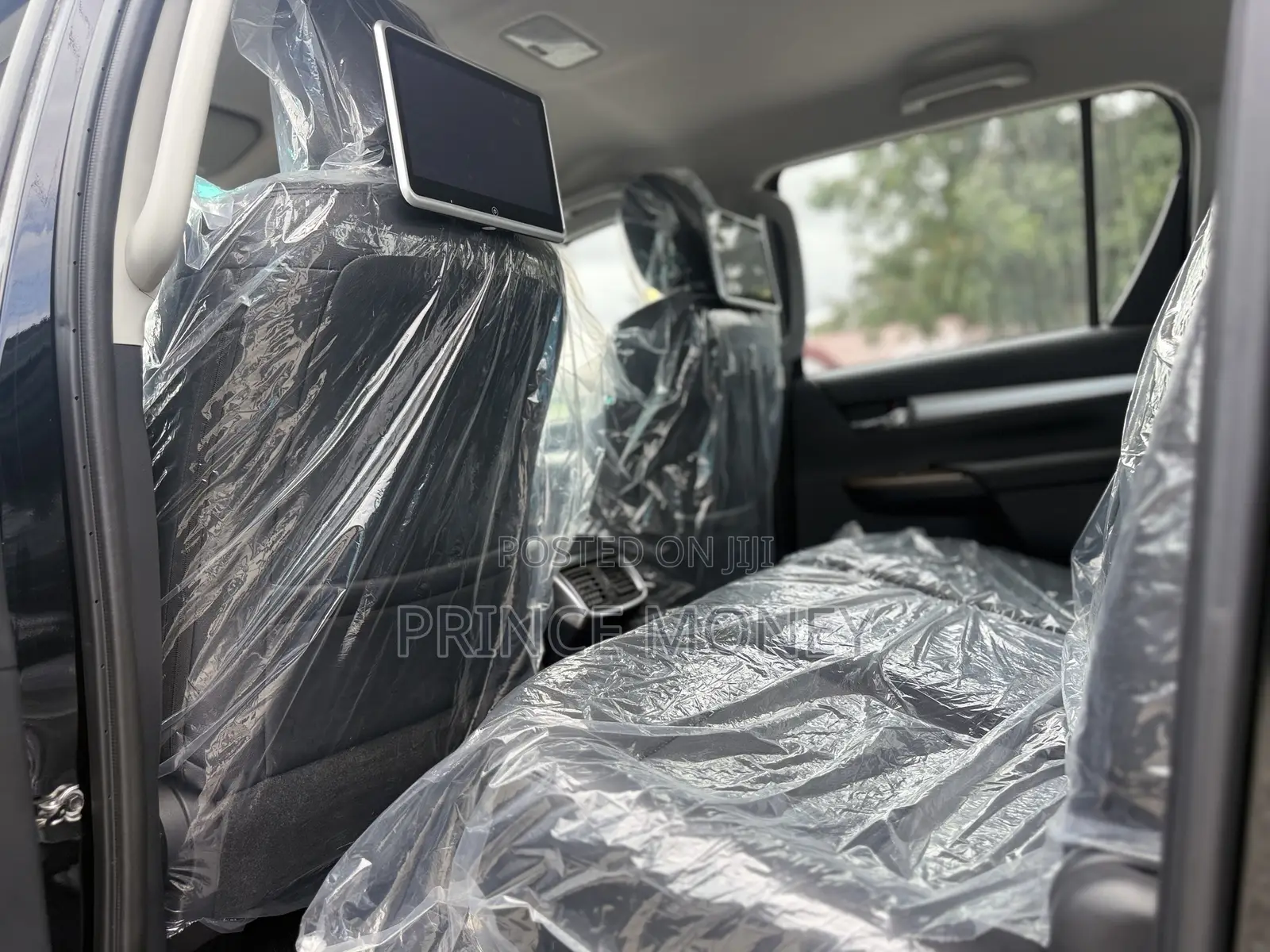 New Toyota Hilux 2025 Black