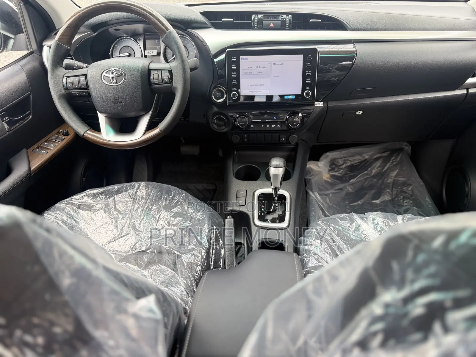 New Toyota Hilux 2025 Black