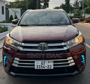 Toyota Highlander XLE 4x4 V6 (3.5L 6cyl 8A) 2018 Brown