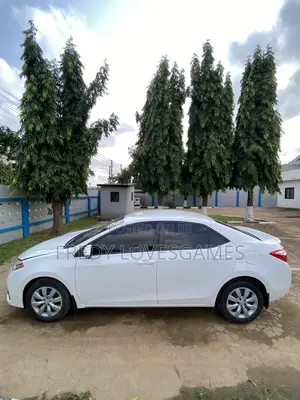 Toyota Corolla S 4dr Sedan (1.8L 4cyl CVT) 2016 White