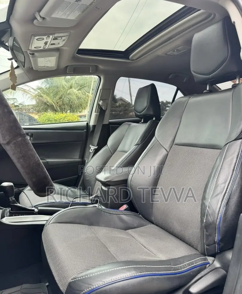 Toyota Corolla SE Special Edition 4dr Sedan (1.8L 4cyl CVT) 2017 Gray
