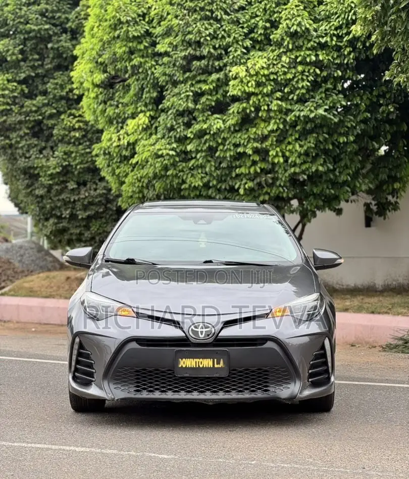 Toyota Corolla SE Special Edition 4dr Sedan (1.8L 4cyl CVT) 2017 Gray