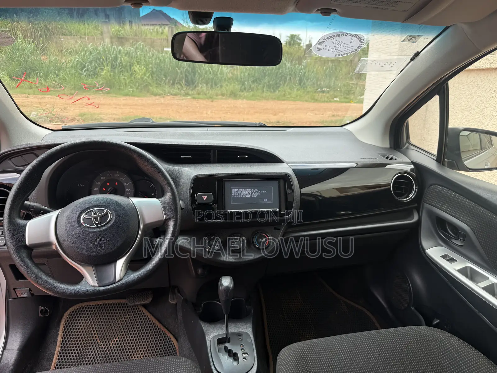 Toyota Vitz 2015 Silver