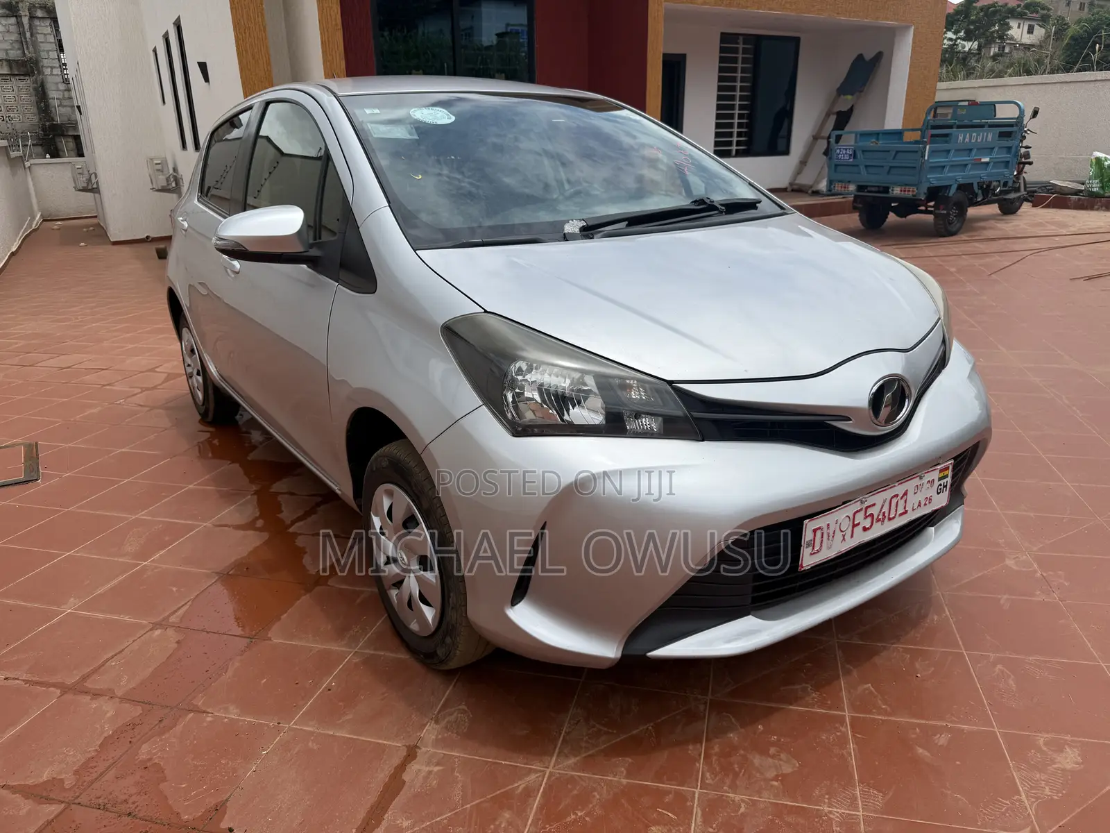 Toyota Vitz 2015 Silver