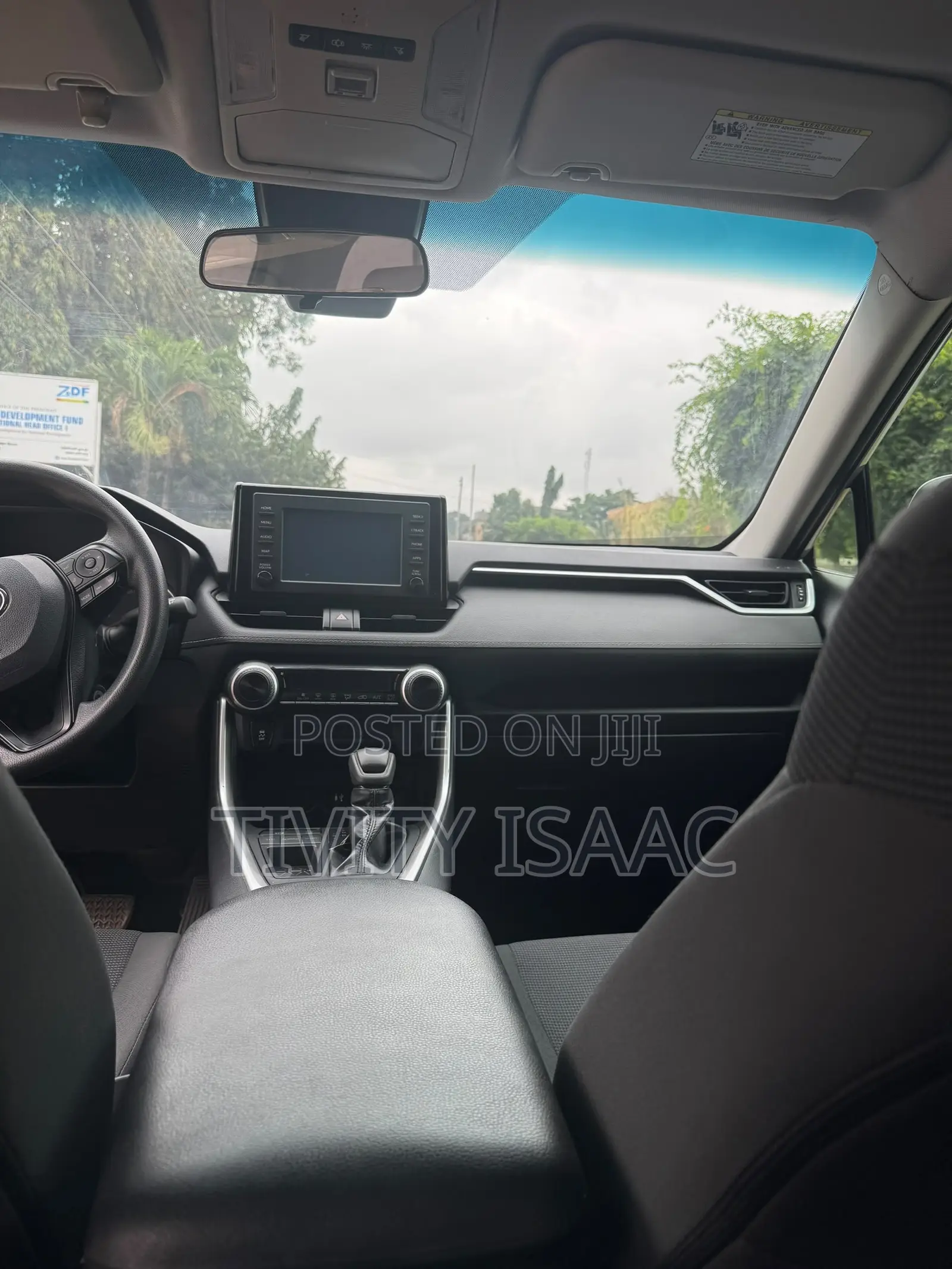 Toyota RAV4 LE AWD 2019 Silver