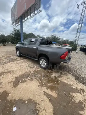 Toyota Hilux Revo Double Cab Deisel 2.4 AWD 2018 Gray