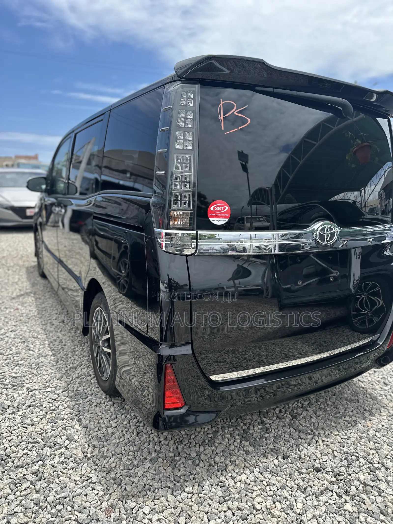 Toyota Voxy 2016 Black