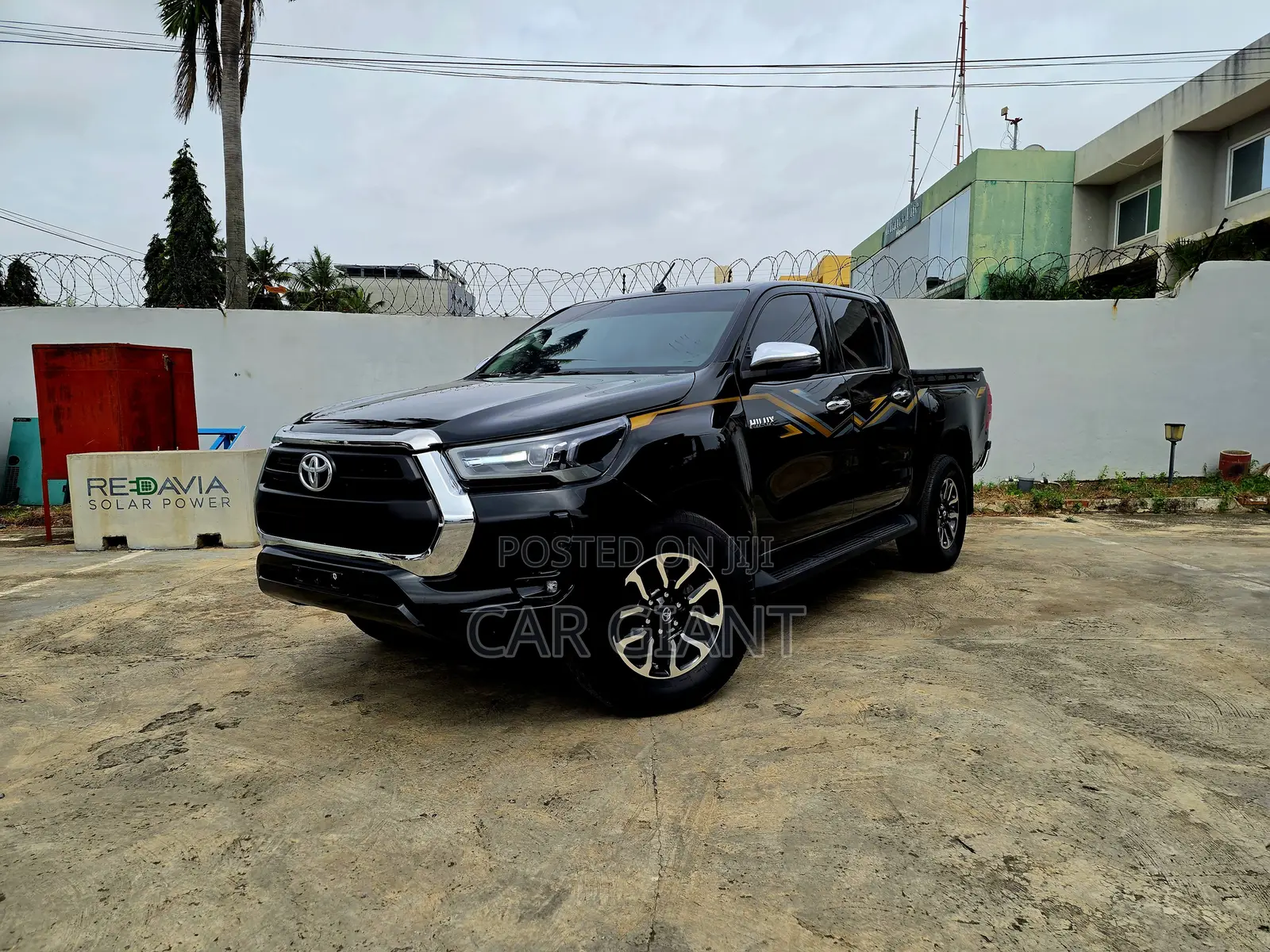 Toyota Hilux 2024 Black