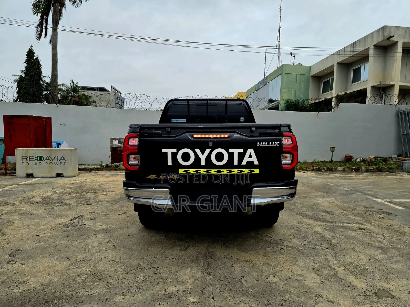 Toyota Hilux 2024 Black