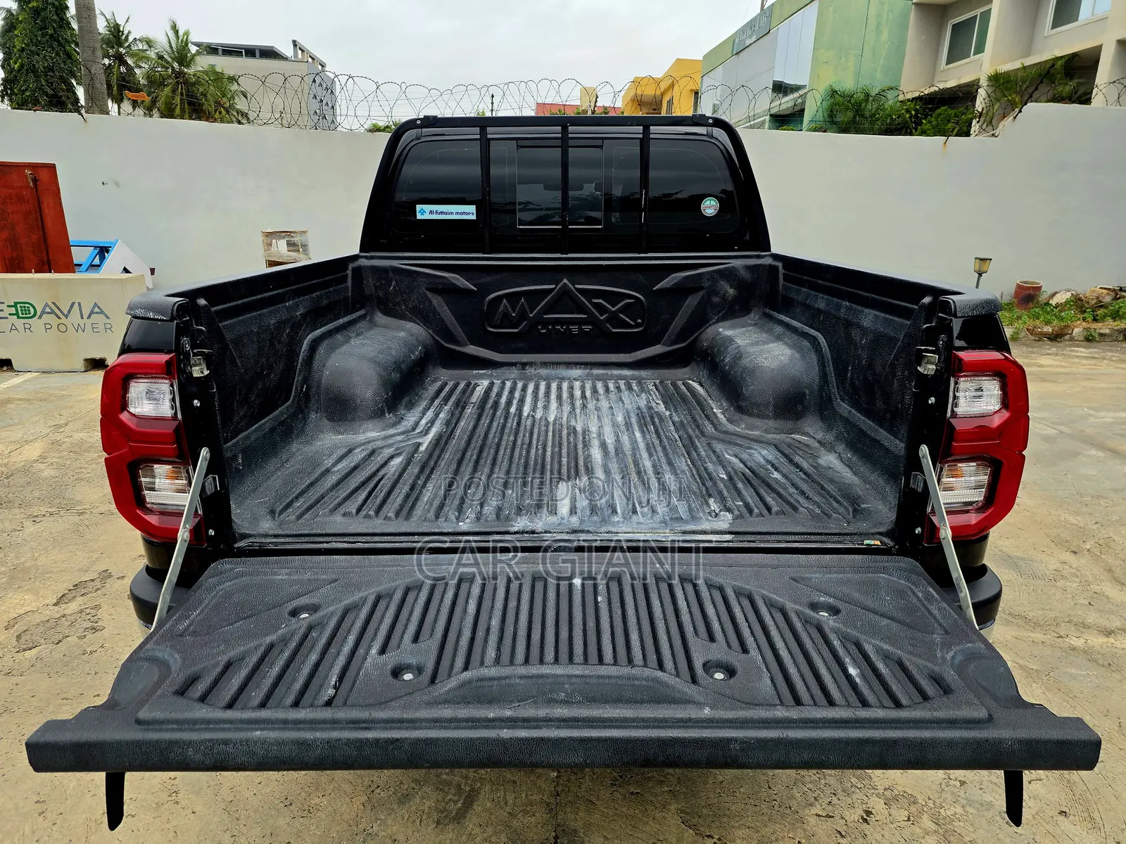 Toyota Hilux 2024 Black
