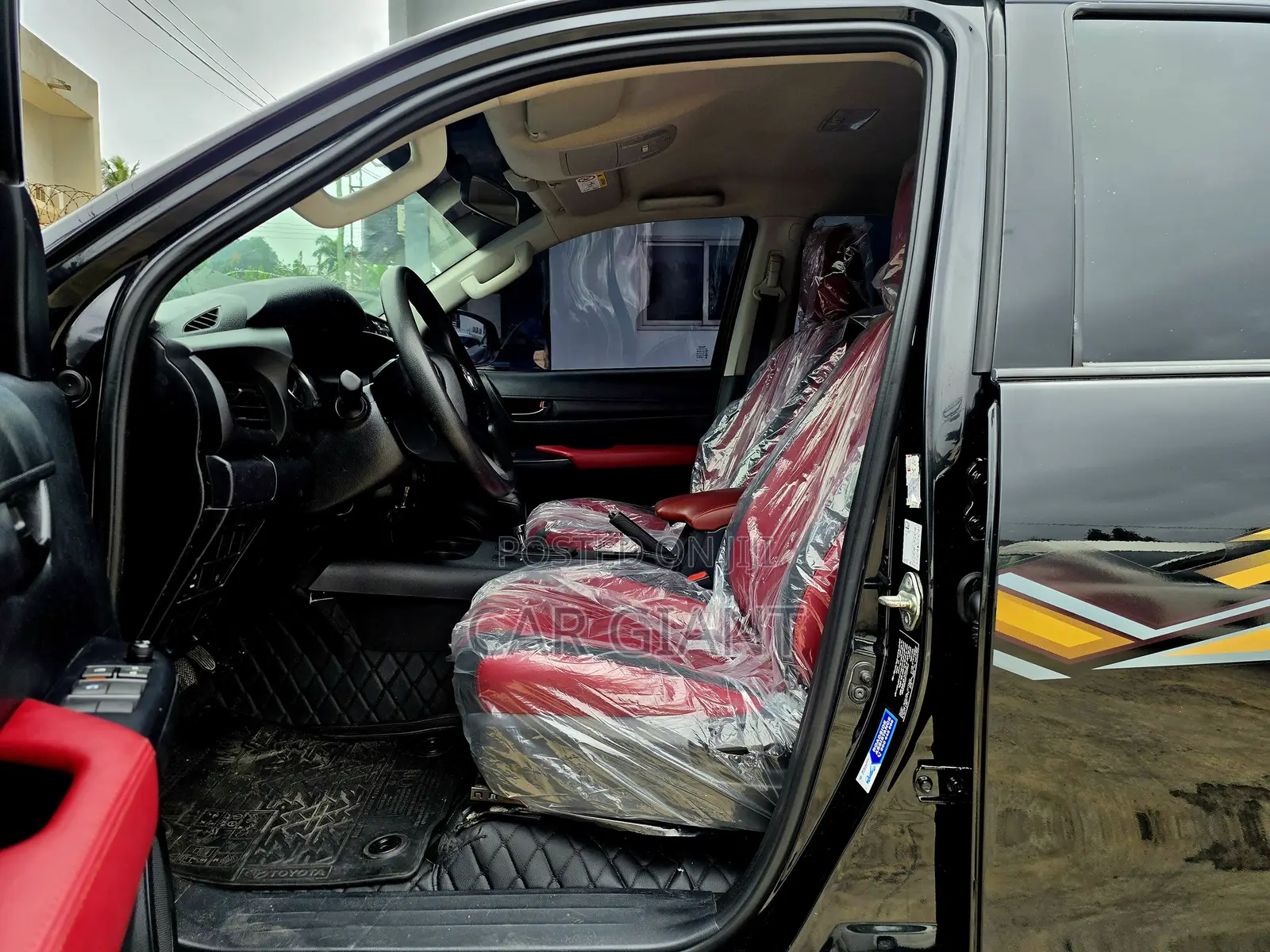 Toyota Hilux 2024 Black