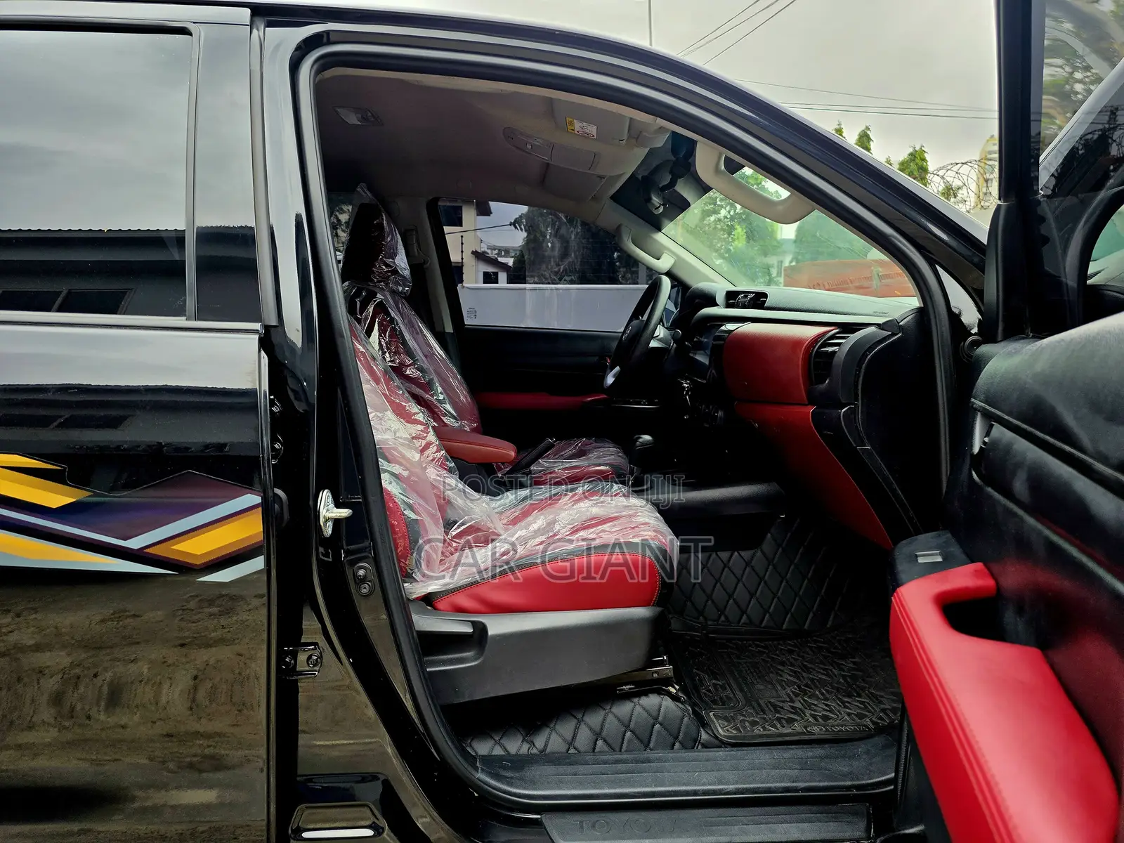 Toyota Hilux 2024 Black