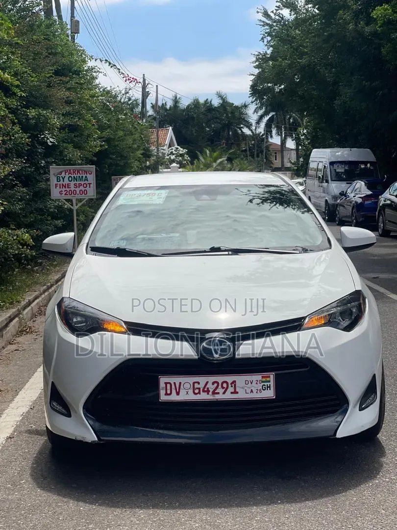 Toyota Corolla LE ECO 4dr Sedan (1.8L 4cyl CVT) 2017 White