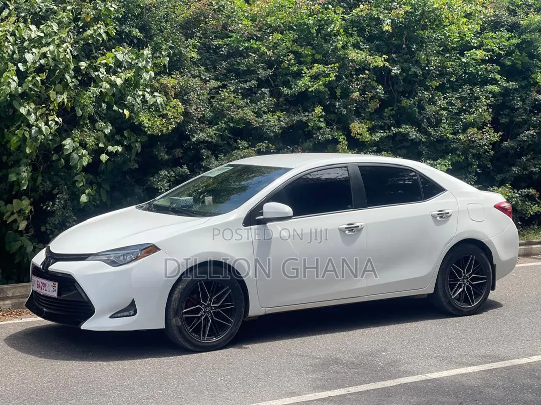 Toyota Corolla LE ECO 4dr Sedan (1.8L 4cyl CVT) 2017 White