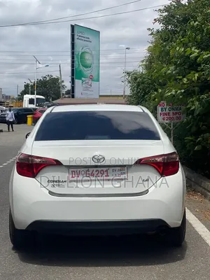 Toyota Corolla LE ECO 4dr Sedan (1.8L 4cyl CVT) 2017 White