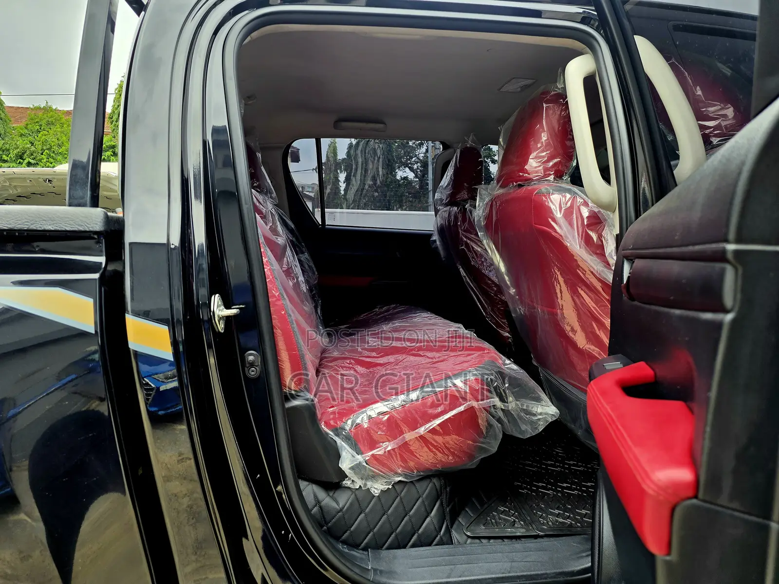 Toyota Hilux 2024 Black