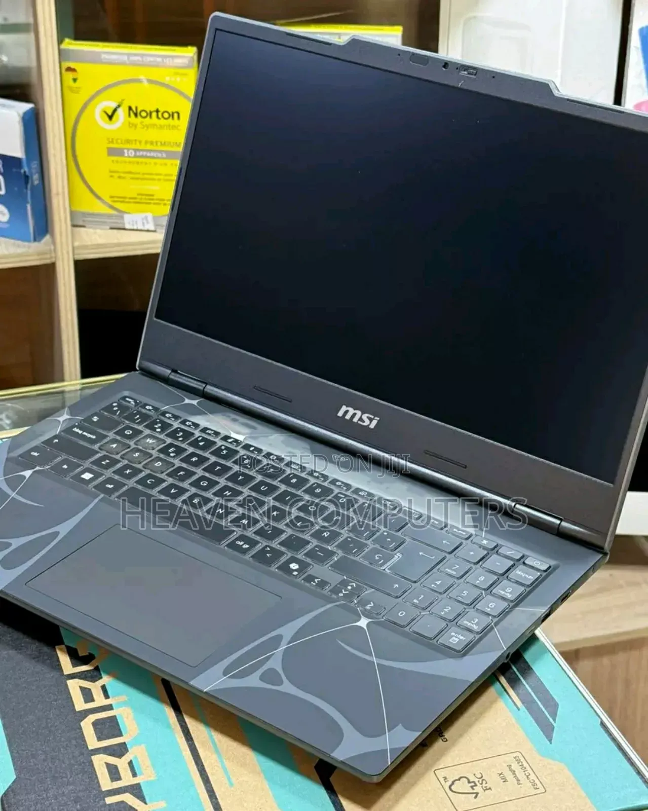 New Laptop MSI Cyborg 15 16GB Intel Core i7 SSD 1T