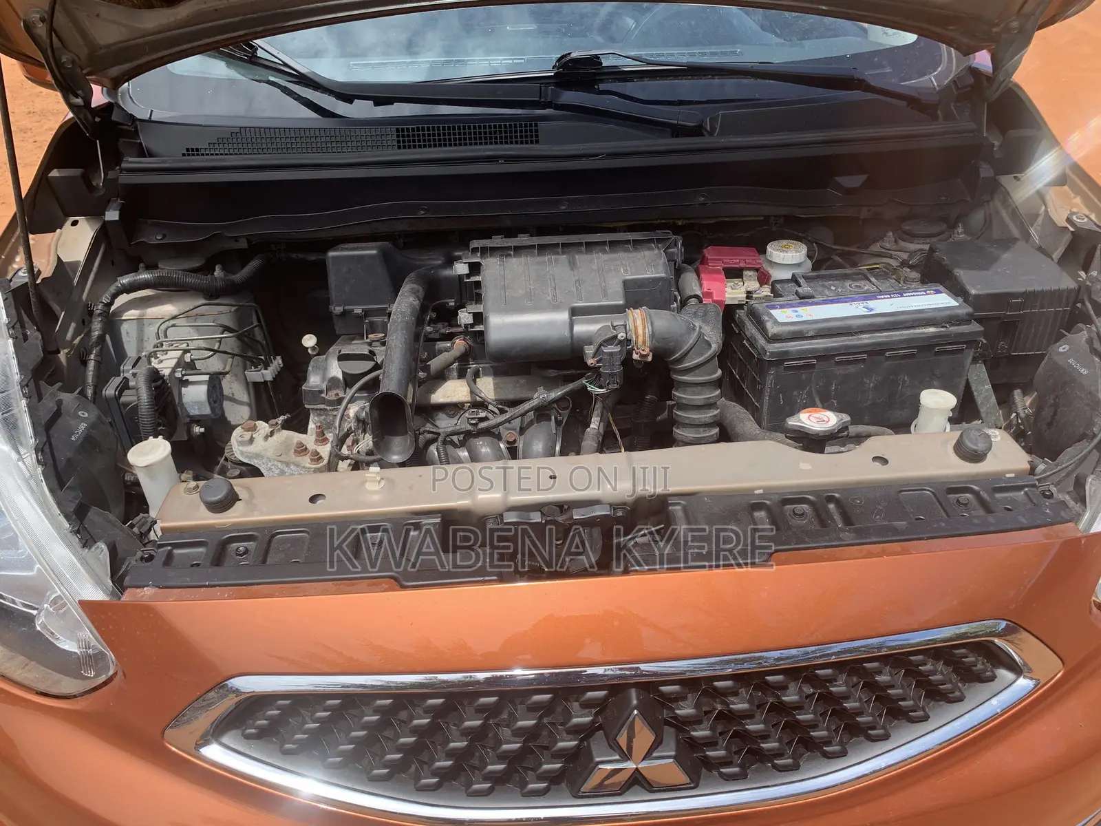 Mitsubishi Mirage ES 2018 Orange