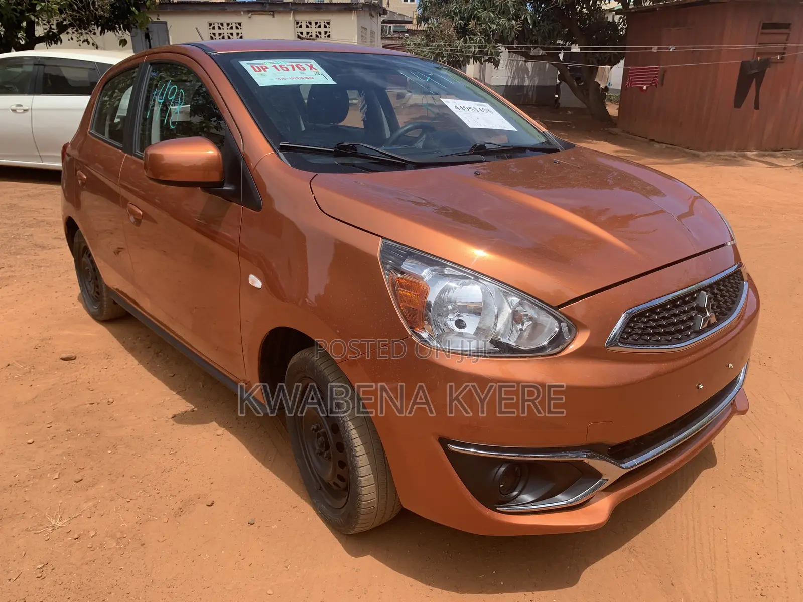 Mitsubishi Mirage ES 2018 Orange