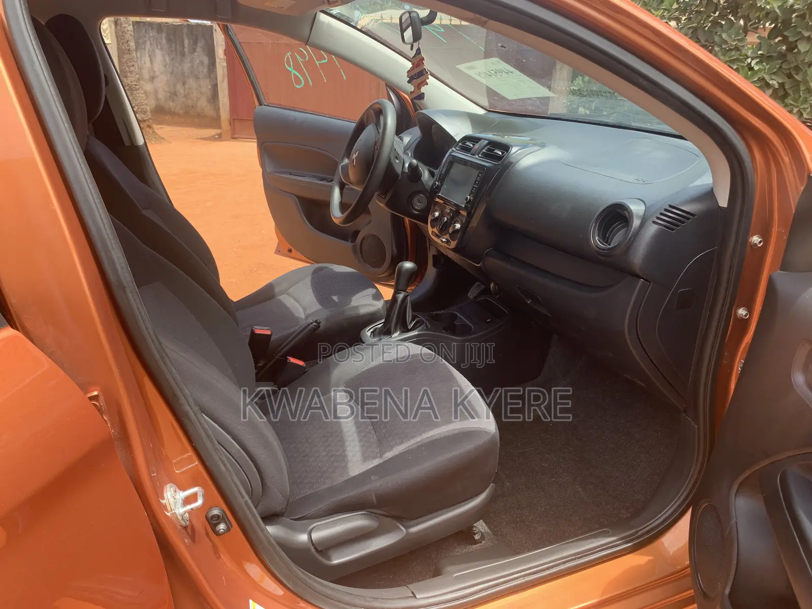 Mitsubishi Mirage ES 2018 Orange
