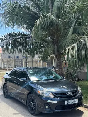 Toyota Corolla S 4dr Sedan (1.8L 4cyl 4A) 2013 Black