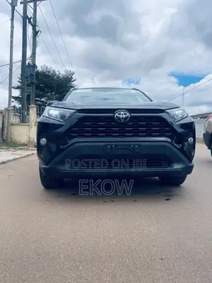 Toyota RAV4 XLE AWD 2020 Black