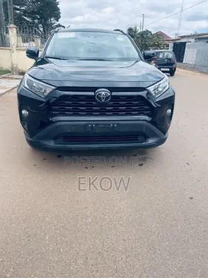Toyota RAV4 XLE AWD 2020 Black