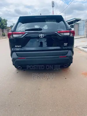 Toyota RAV4 XLE AWD 2020 Black