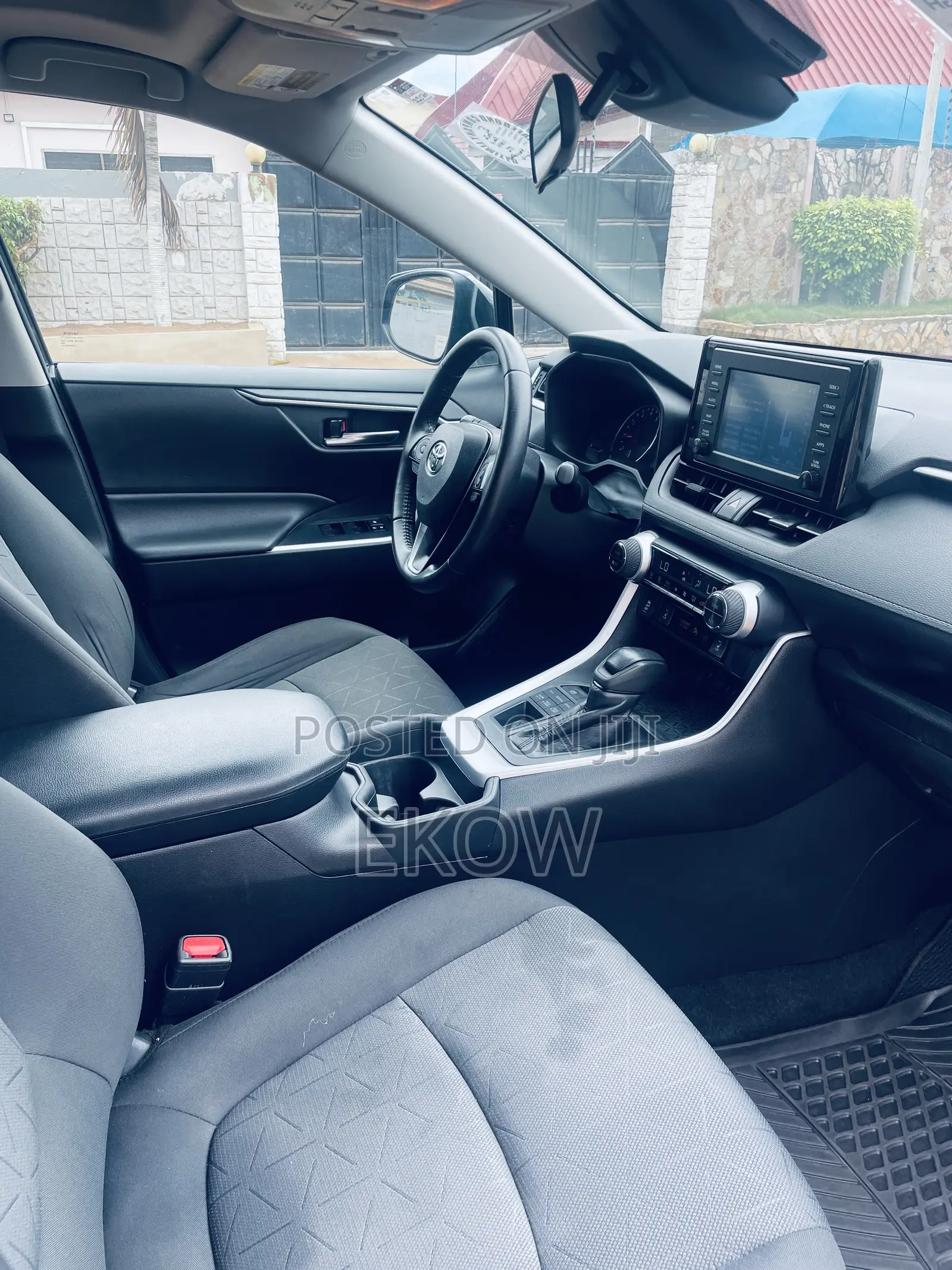 Toyota RAV4 XLE AWD 2020 Black