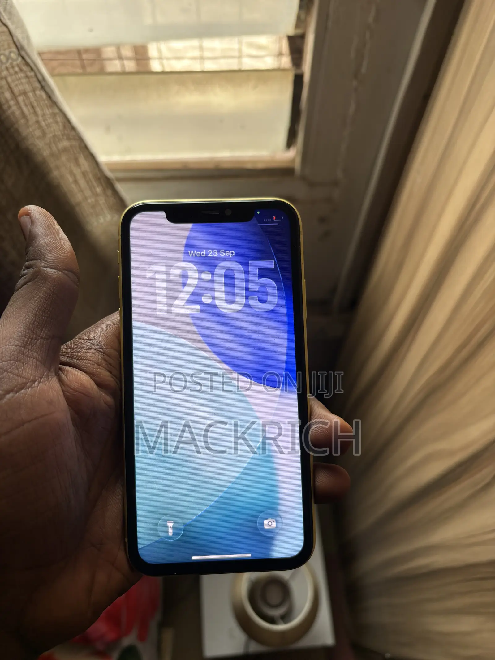 Apple iPhone 11 64 GB Yellow