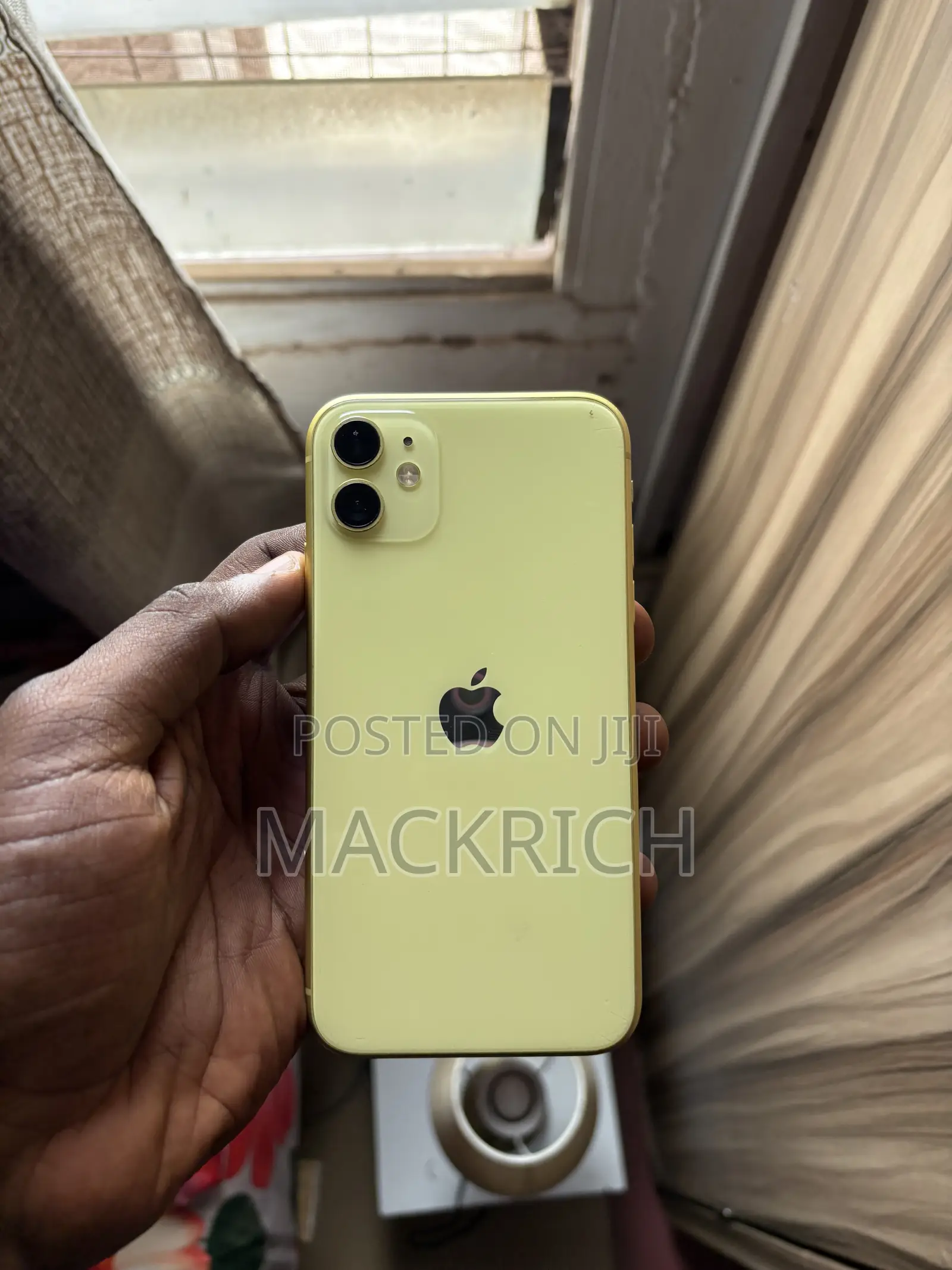 Apple iPhone 11 64 GB Yellow