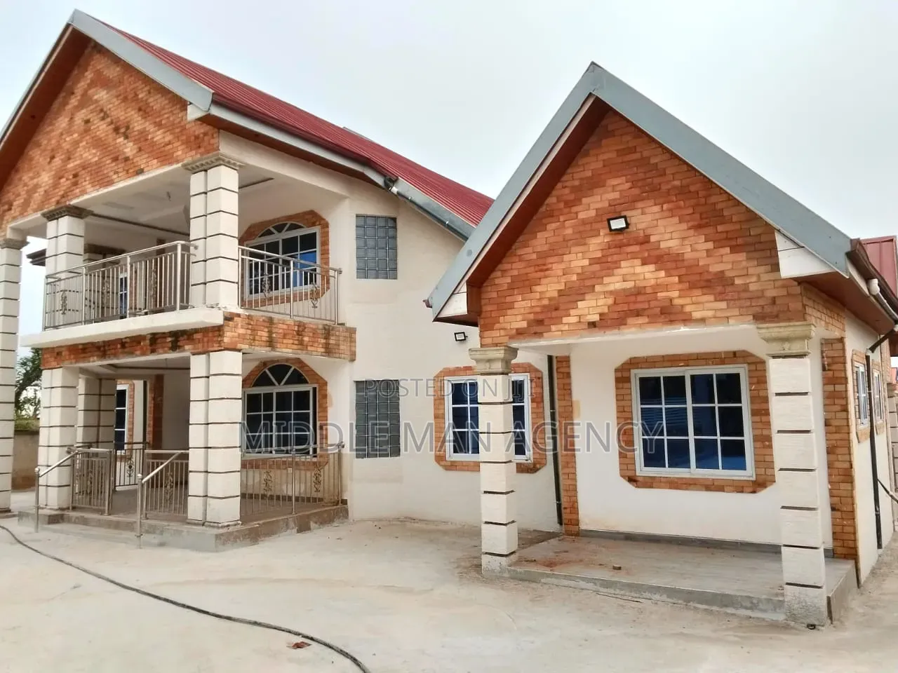 Furnished 7bdrm House in Middle Man Agency, Ejisu-Juaben Municipal