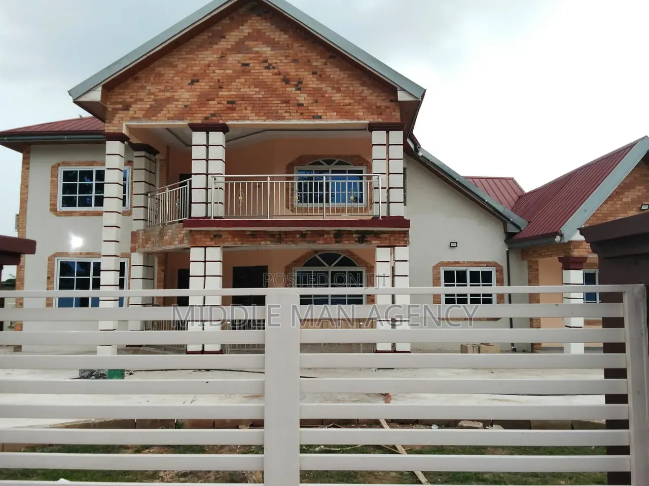 Furnished 7bdrm House in Middle Man Agency, Ejisu-Juaben Municipal