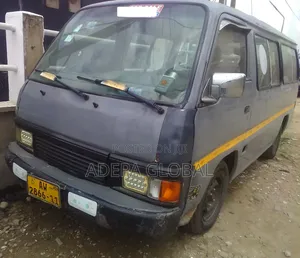 Nissan Caravan (Urvan) 2011 Grey